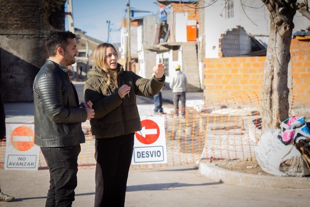 El asesor del Ministerio de Gobierno, Agustín Balladares, valoró el trabajo conjunto entre el Estado y la comunidad sobre el avance de las obras en Lanús.