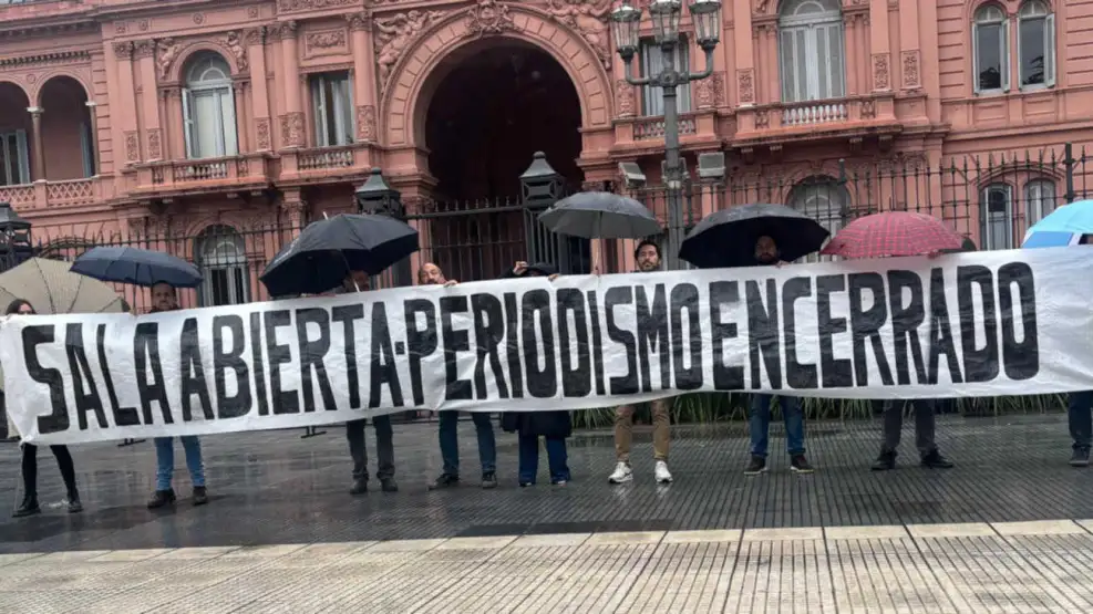 Adrián Ravier respondió los cuestionamientos de la prensa sobre la circulación de periodistas en Casa Rosada. 