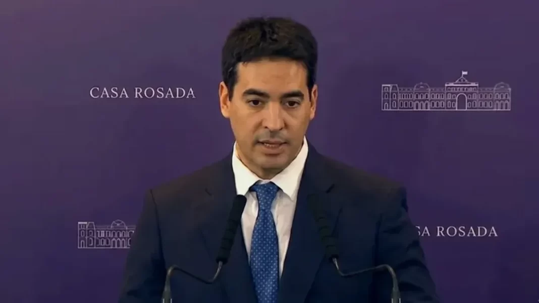 Adrián Ravier encabezó su primera conferencia de prensa en Casa Rosada y respondió todas las preguntas de los periodistas acreditados.
