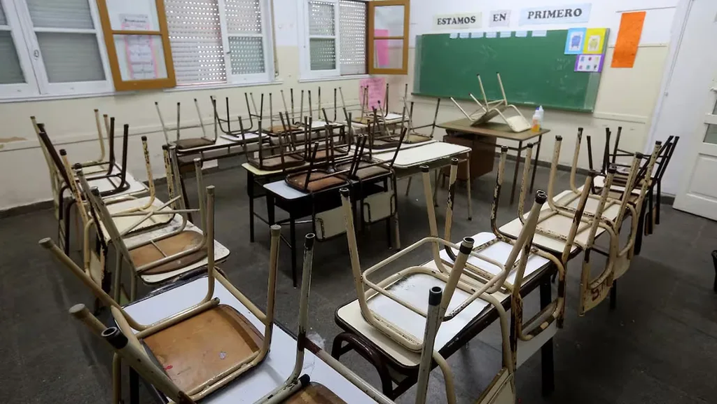 Docentes bonaerenses aseguraron que el paro de este martes tuvo una adhesión histórica del 95%. “Medida contundente”, afirmaron. 