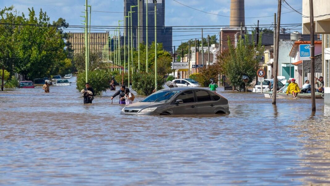 Oscar Liberman presentó un proyecto para dar respuesta a los reclamos de los comerciantes de Bahía Blanca afectados por la inundación.