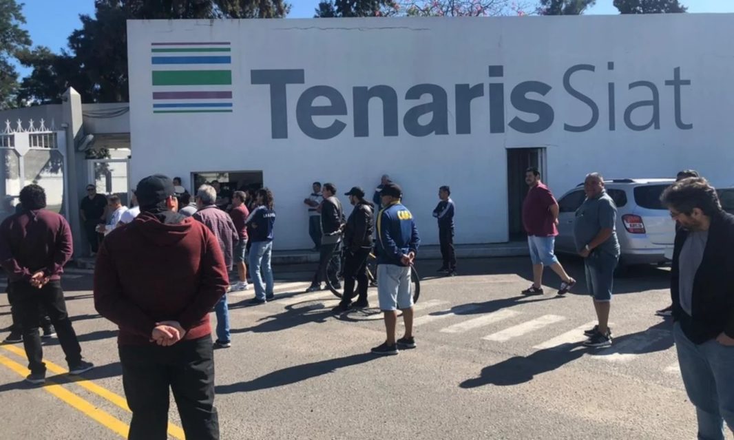 Tras los 150 despidos en la planta Tenaris de Lanús, el Ministerio de Trabajo bonaerense dictó por 15 días la conciliación obligatoria y convocó a gremios y empresarios a una audiencia.