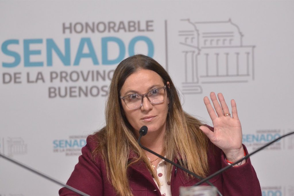 La imagen actual no tiene texto alternativo. El nombre del archivo es: arata-comision-de-presupuesto.jpg