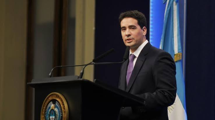Adrián Ravier quedó en el centro de las críticas tras recomendar “abrigarse más” frente a la suba del gas.