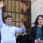 Kicillof gasta más de $2.000 millones para revivir un canal de streaming y para producir videos El Ministerio de Comunicación Pública avanzó con la licitación por $2.200 millones para producciones audiovisuales, entre la que se incluye el canal de streaming "Vibra bonaerense".