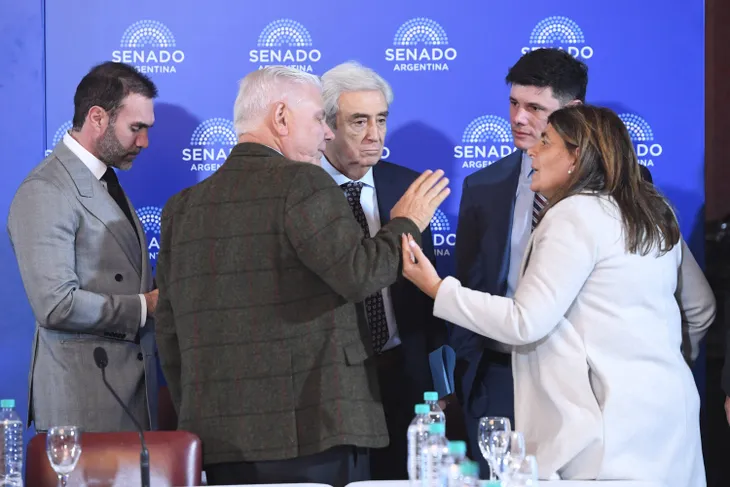 Con Manuel Adorni fuera del Gobierno, el oficialismo busca avanzar con una batería de iniciativas en el Senado nacional.