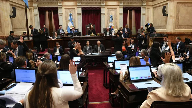 El oficialismo pisa el acelerador en el Senado para destrabar prioridades antes del receso invernal Con Manuel Adorni fuera del Gobierno, el oficialismo busca avanzar con una batería de iniciativas en el Senado nacional.