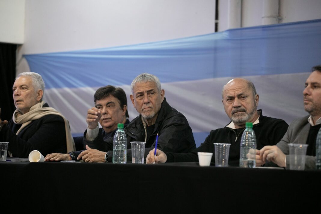 Jorge Ferraresi le cedió la intendencia de Avellaneda a Magdalena Sierra y anunció que se dedicará a la construcción política del MDF para 2027.