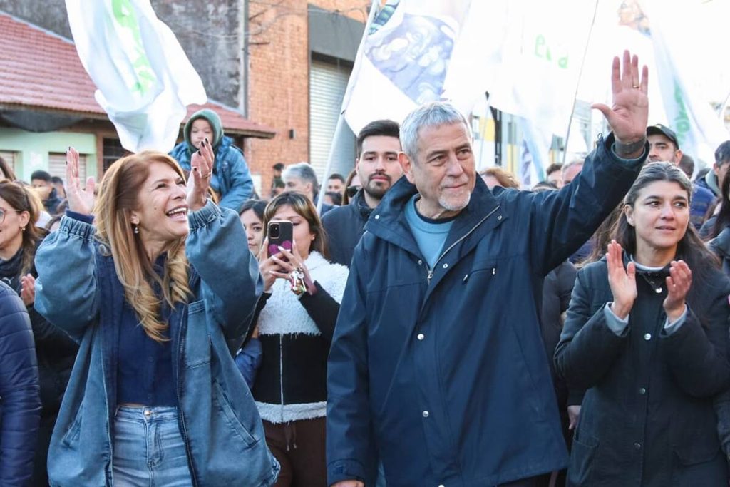 Jorge Ferraresi dejó a su esposa, Magdalena Sierra, al frente de la intendencia de Avellaneda y anunció que se dedicará de lleno a consolidar el crecimiento del MDF de cara a las elecciones 2027. 