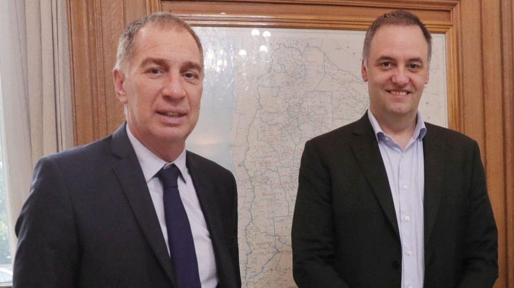 El secretario general de ATE, Rodolfo Aguiar, advirtió que el gremio analiza convocar a un nuevo paro nacional, tras un encuentro con empresarios pyme.
