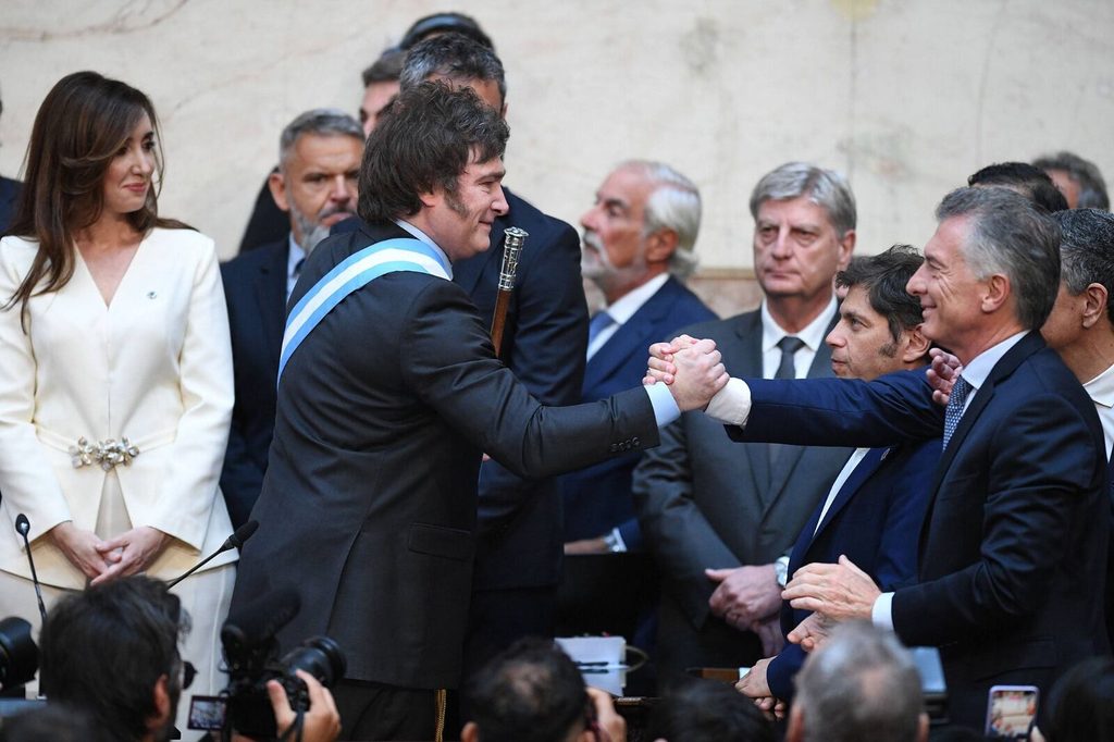 Schiavone evitó cerrar una postura sobre una eventual alianza con La Libertad Avanza, aunque marcó su preferencia por la continuidad de las PASO.