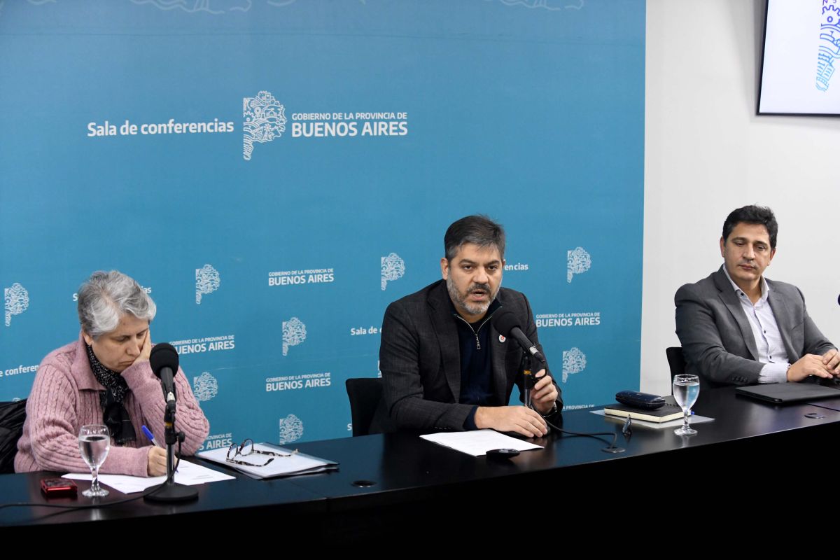 Carlos Bianco anunció que Kicillof oficializará esta tarde la entrega de $16.000 millones en financiamiento para 16 municipios bonaerenses. 