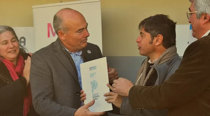 Kicillof girará $16 mil millones a intendentes a través de un leasing con Banco Provincia A través de Carlos Bianco, el gobernador Axel Kicillof anunció la entrega de financiamiento a 16 municipios bonaerenses a través de convenios de leasing del Banco Provincia.