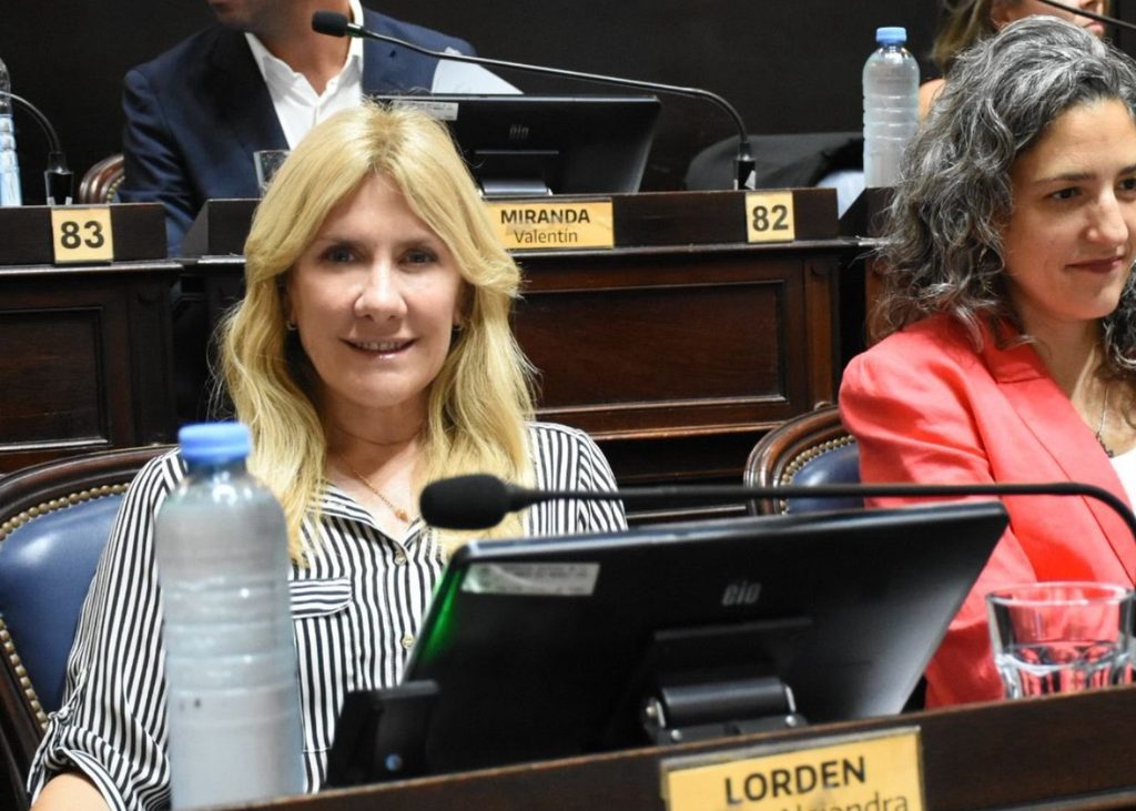 La diputada bonaerense, Alejandra Lorden, presentó una ley para restringir las publicidades de apuestas online y de bebidas alcohólicas.