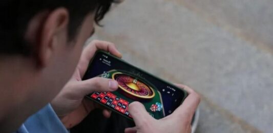 Diputados bonaerenses de la oposición presentaron un proyecto de ley para la detección y atención temprana de la ludopatía infantil en hospitales públicos.