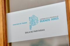Tras el rechazo de docentes bonaerenses a la primera oferta, el gobierno de Kicillof elevó una nueva propuesta de aumento de 7% escalonado en julio y agosto.