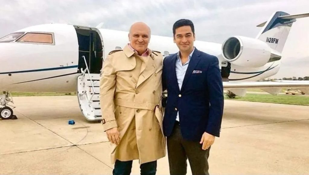 Luego de negar cualquier tipo de vínculo con Fred Machado, se conocieron fotos de Espert con el empresario y viajes del exdiputado en aviones privados de su titularidad.