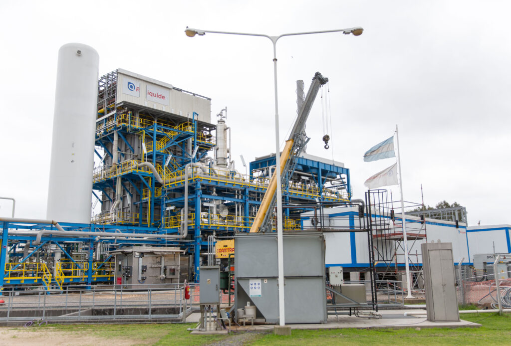Air Liquide es una multinacional francesa con presencia en Argentina desde 1938, dedicada a la producción de gases industriales, medicinales y farmacéuticos.