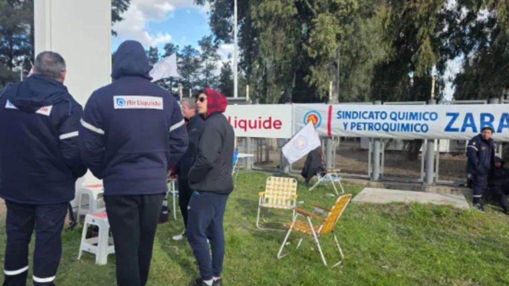El sindicato químico y petroquímico de Zárate denuncia presunto “riesgos operativos y ambientales” en la planta de Campana de Air Liquide.