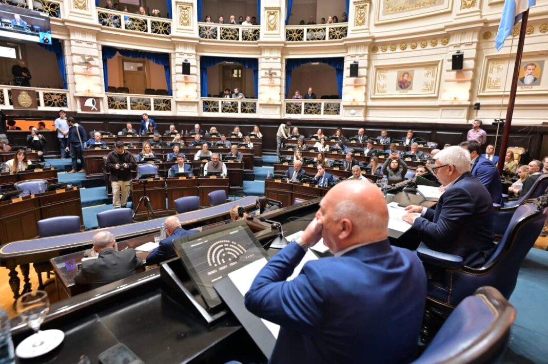 La Cámara de Diputados bonaerense convocó a su tercera sesión ordinaria del año, mientras Argentina le remontó agónicamente a Egipto y se clasificó a los 8° del Mundial.