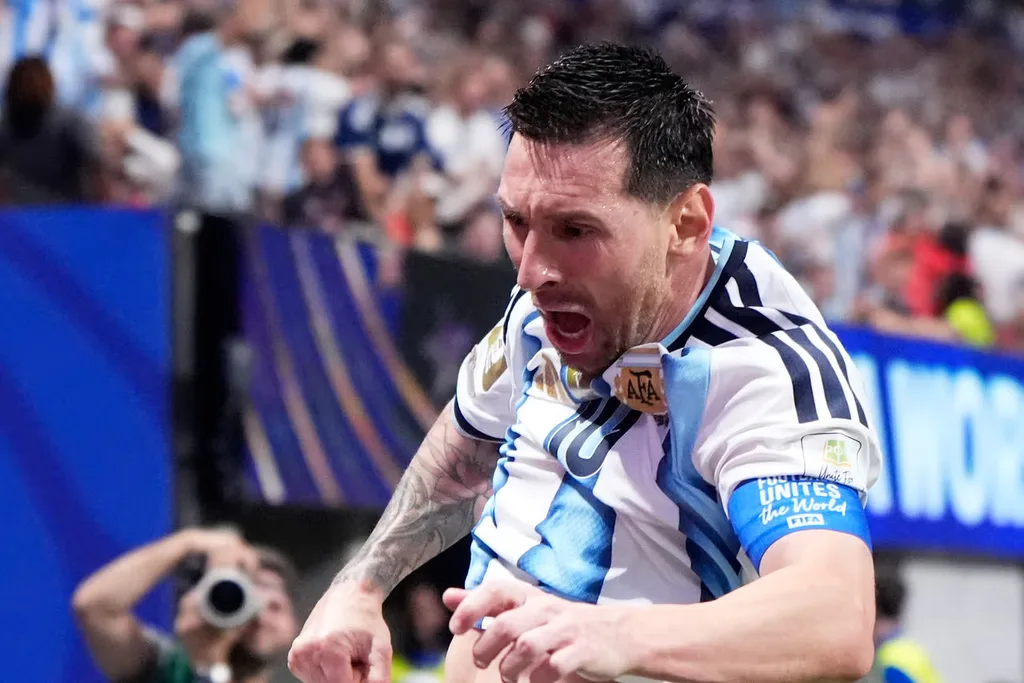 Lionel Messi festejando el empate transitorio contra Egipto por el Mundial 2026. 10 minutos después, Argentina dio vuelta el partido.
