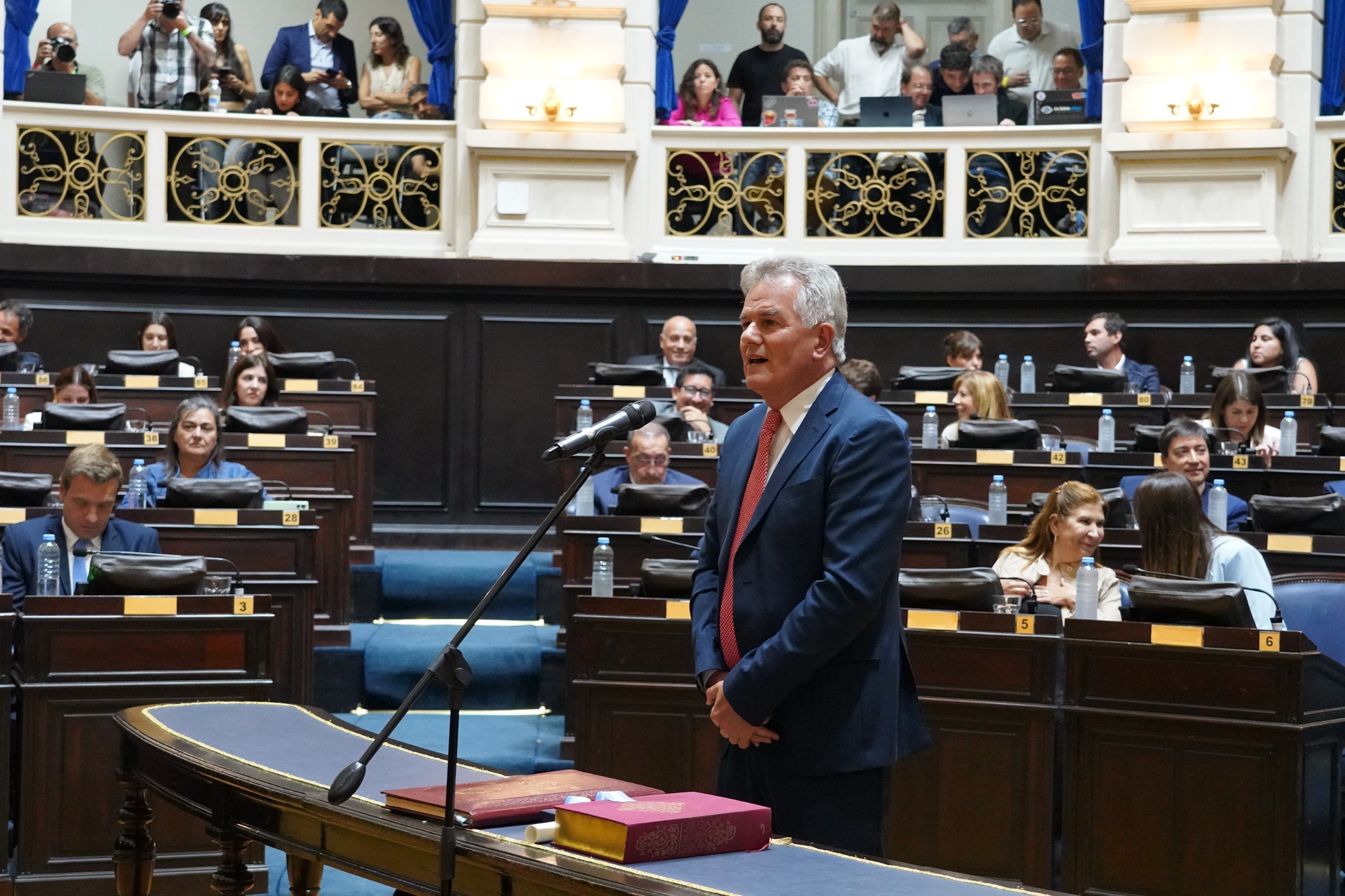 Héctor Gay presentó un proyecto para acompañar la recuperación de los comerciantes de Bahía Blanca y la región tras la inundación de marzo del año pasado. 