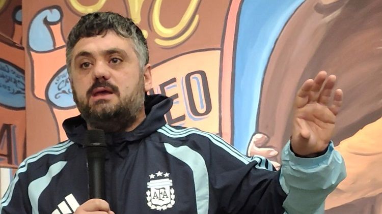 Tignanelli cuestionó una eventual reelección de Milei y acusó al Gobierno nacional de golpear a los sectores que representa el peronismo.