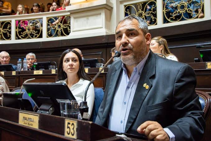 El diputado bonaerense, Juan Martín Malpeli, presentó un marco regulatorio para la habilitación, funcionamiento y fiscalización de las escuelas de boxeo.