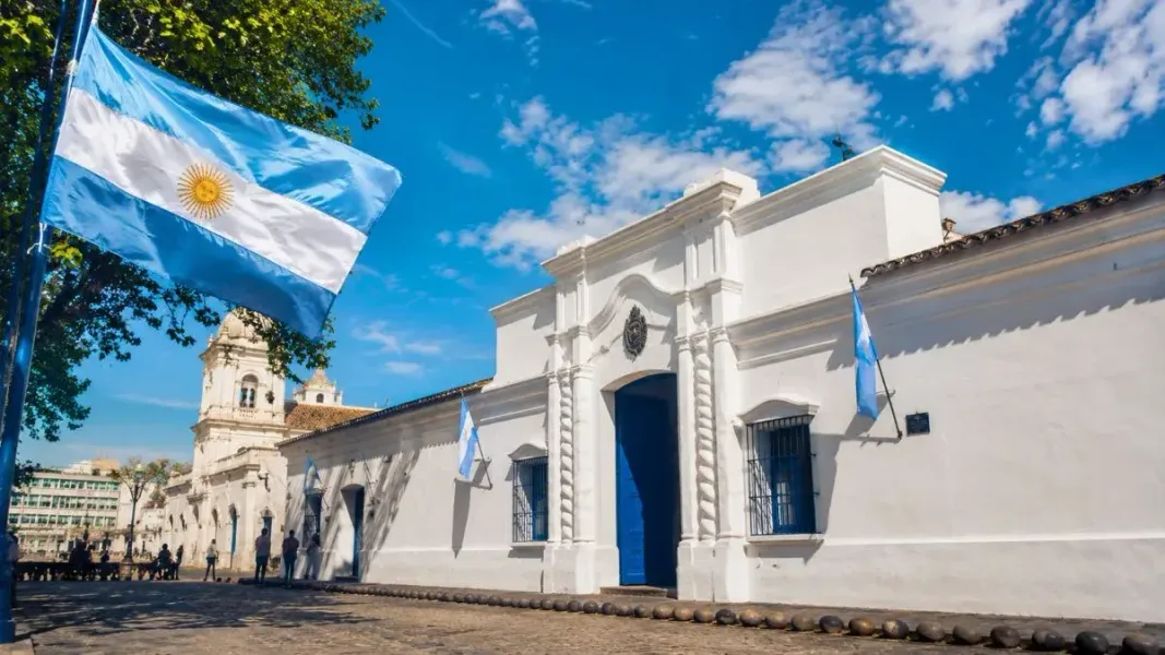 Legisladores bonaerenses de distintos espacios políticos celebraron el 9 de Julio con mensajes por la Independencia, la soberanía y la libertad.