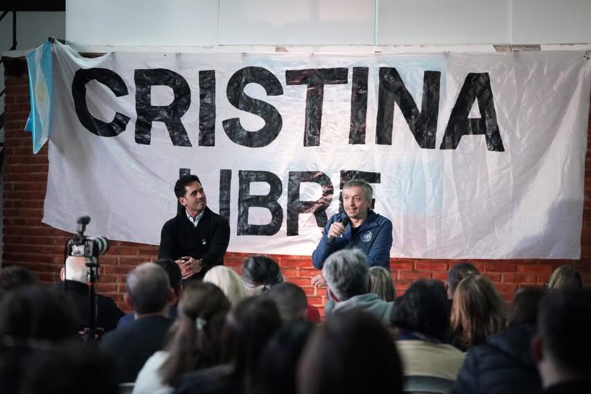 Desde Carmén de Areco, Máximo Kirchner volvió a agitar la interna con Kicillof, al afirmar que "ningún dirigente puede decir que es víctima de otro".