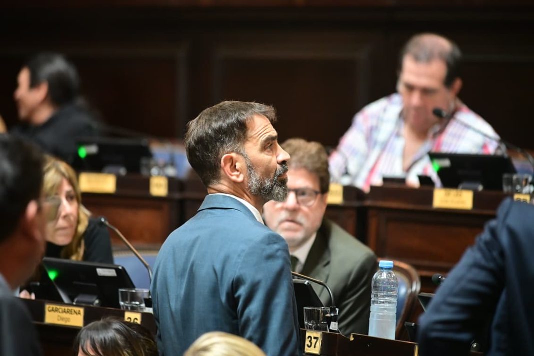 La Cámara de Diputados bonaerense podría marcar un cambio de peso en la conducción del bloque de La Libertad Avanza.