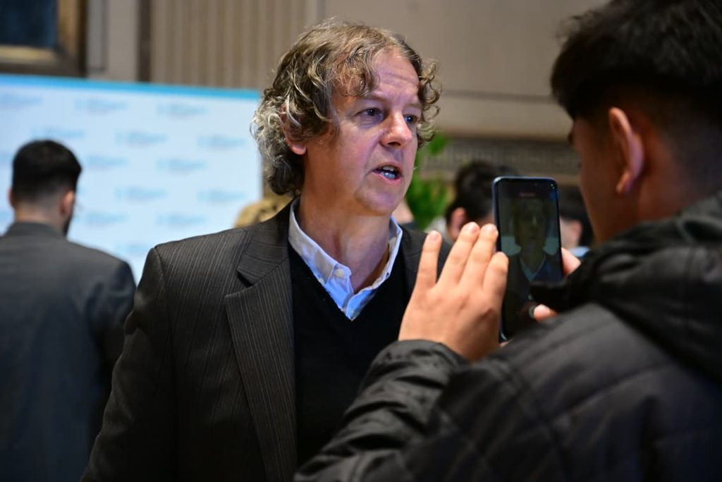 El diputado, Christian Castillo, advierte por la aplicación de las licencias a docentes bonaerenses por violencia de género.