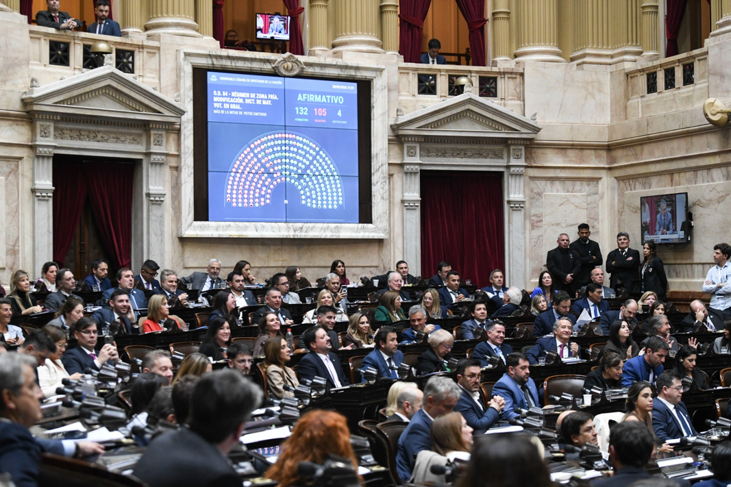 Los bloques de la oposición dialoguista pusieron reparon al regreso de las listas colectoras. Varios espacios sostienen que implicaría una 