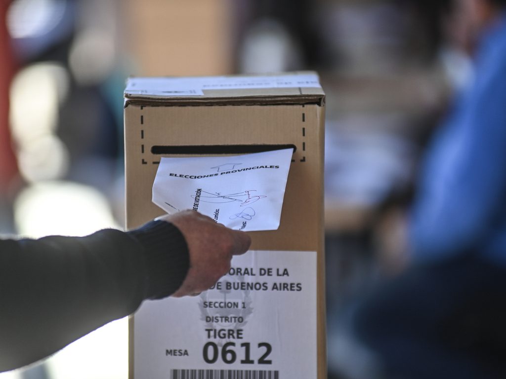 El Gobierno evalúa incorporar las listas colectoras en 2027 para sumar apoyos provinciales a la eventual candidatura de Javier Milei a un nuevo mandato.