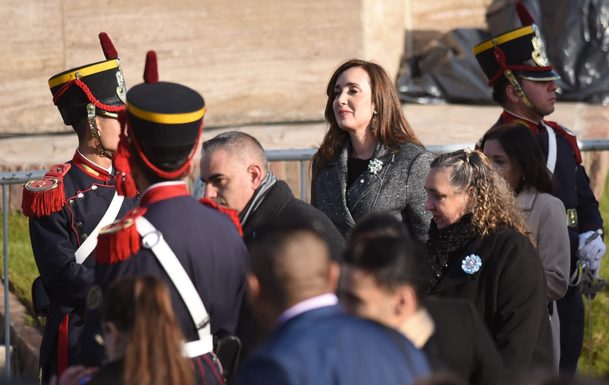 Villarruel volvió a diferenciarse del Gobierno y reclamó mejores condiciones para los docentes La vicepresidenta, Victoria Villarruel, volvió a tomar distancia de la línea discursiva del Gobierno nacional.