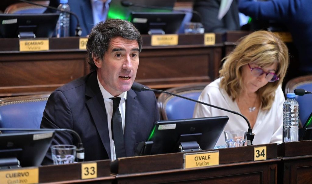 Civale sostuvo que la política tributaria puede convertirse en una herramienta para atraer inversiones, generar empleo y mejorar la competitividad bonaerense.