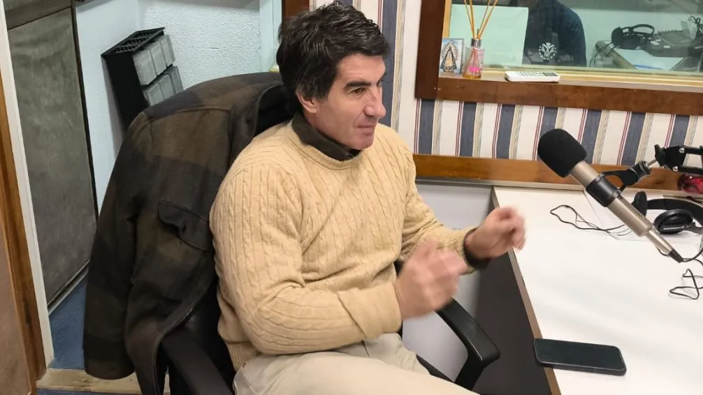 El diputado radical también advirtió que los municipios reciben menos recursos y deben afrontar cada vez más demandas vinculadas con servicios esenciales.