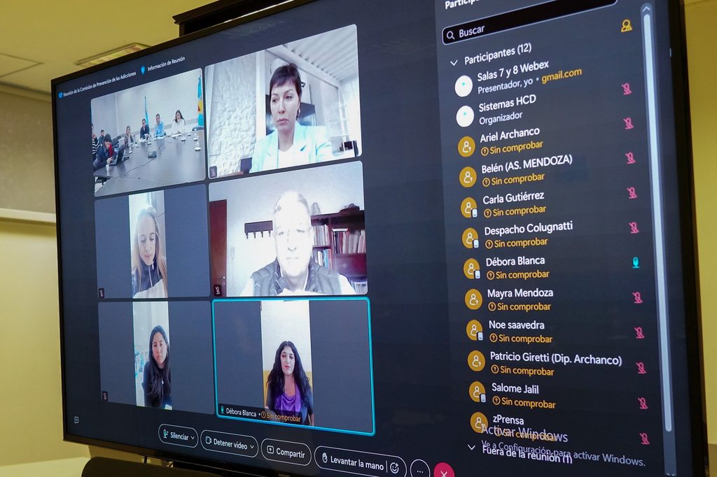 De forma virtual, Débora Blanca habló sobre sus experiencias como psicóloga especializada en ludopatía.