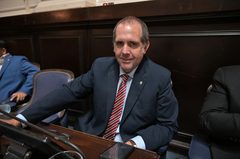 El diputado de la Coalición Cívica, Luciano Bugallo, presentó una ley para prohibir y sancionar la caza en campos privados de la provincia.