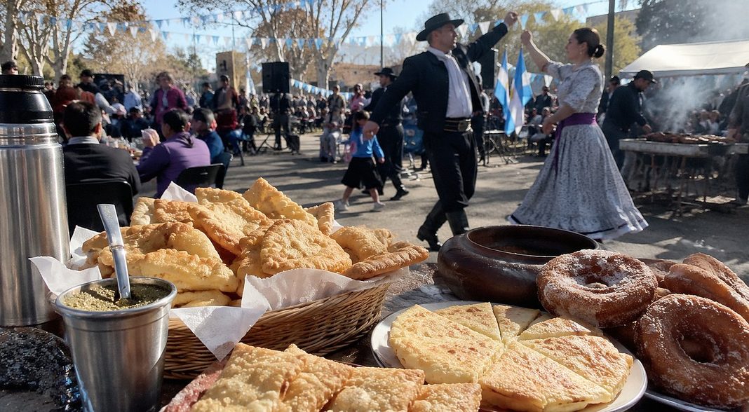 El Senado bonaerense avanzó con un proyecto de Fernanda Raverta para impulsar el turismo gastronómico y el empleo local.