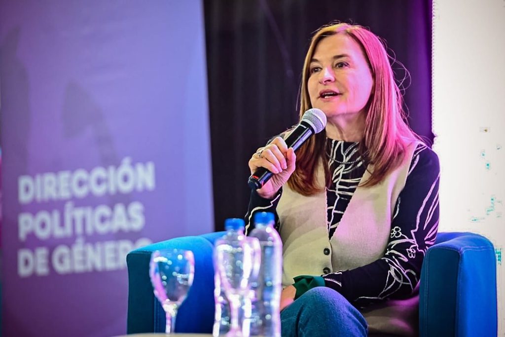 Hernández también apuntó contra el Ministerio de Mujeres, que conduce Estela Díaz por las trabas en las licencias y su intervención ante los despidos en el Astillero Río Santiago.