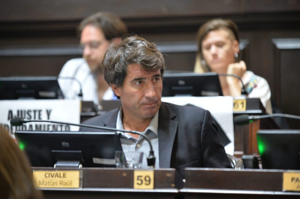 Civale impulsó la reforma para que las transportadoras de energía tributen por el uso del espacio público en igualdad de condiciones con las distribuidoras.