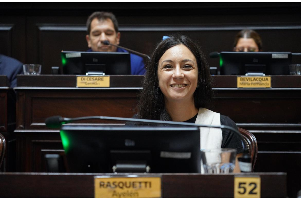 La diputada bonaerense de Fuerza Patria, Ayelén Rasquetti, autora del proyecto que pretende regular las subas de combustible.