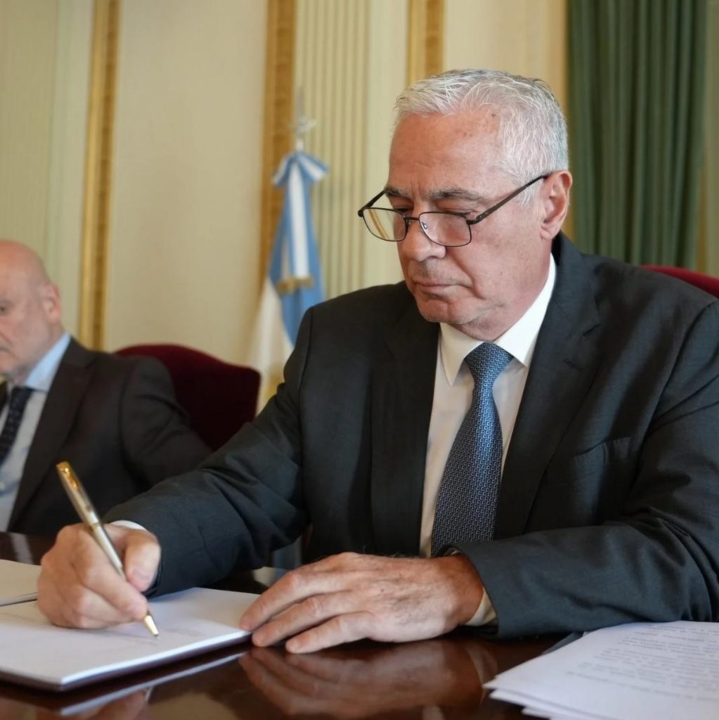 A través de un acto llevado a cabo en abril pasado, los tres jueces de la Suprema Corte y el Procurador General presentaron el proyecto de ley de autarquía financiera.