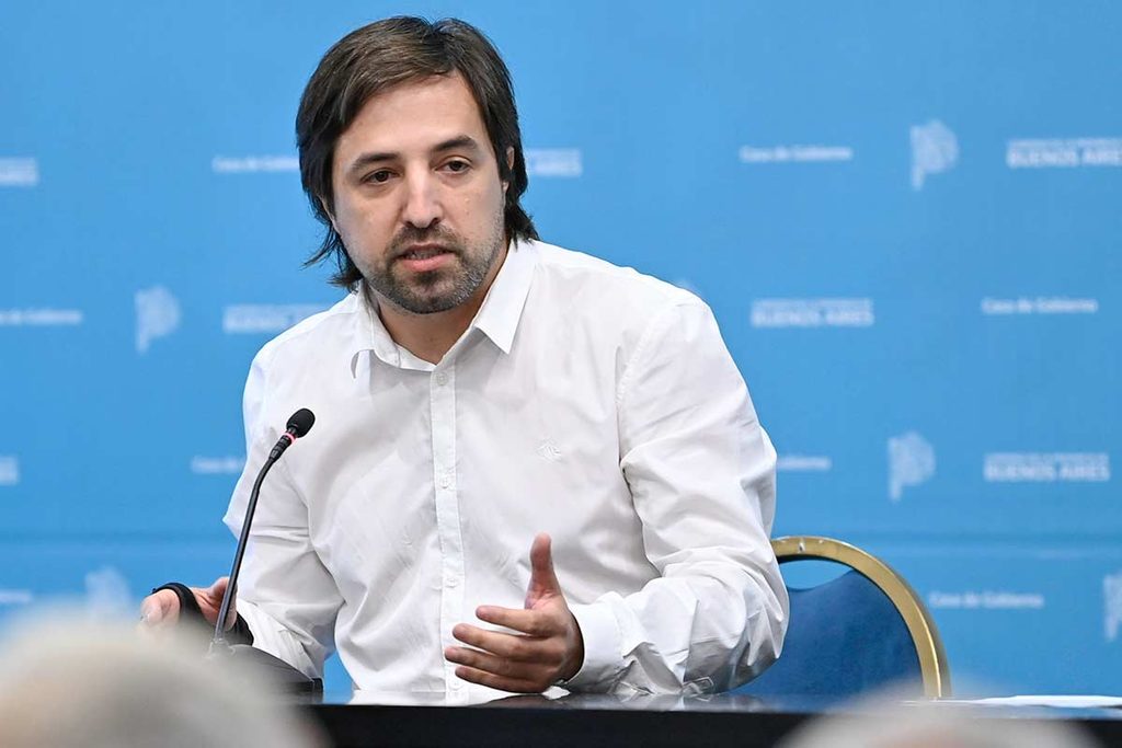 Nicolás Kreplak también alertó por la caída de la inoculación y pidió a la población acercarse a los centros sanitarios bonaerenses a aplicarse las vacunas correspondientes. 
