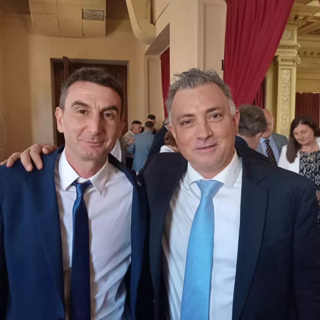 Mariano Valiante, el nuevo coordinador de La Libertad Avanza en la Quinta sección, y Sebastián Pareja, el armador de Karina Milei en la Provincia. 