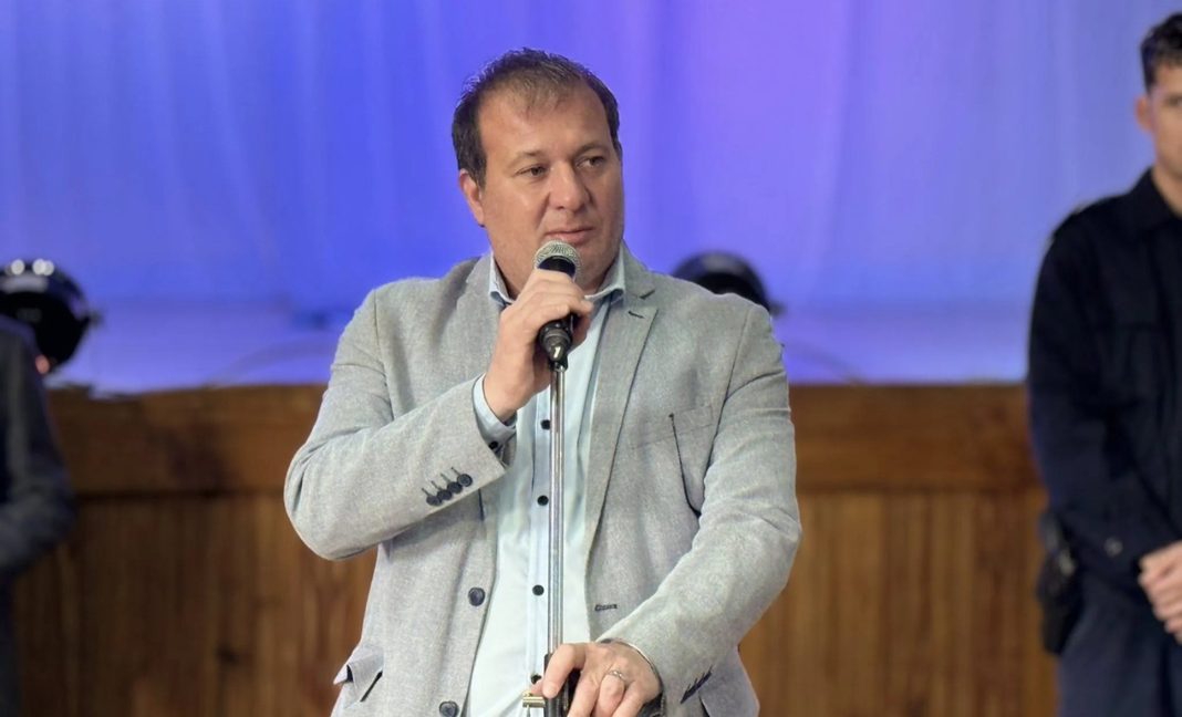 El intendente de Puán, Diego Reyes, manifestó que el debate de la ley de Área Patagónica obedece a una cuestión ideológica, mientras que la situación del IOMA afecta las cuentas municipales.