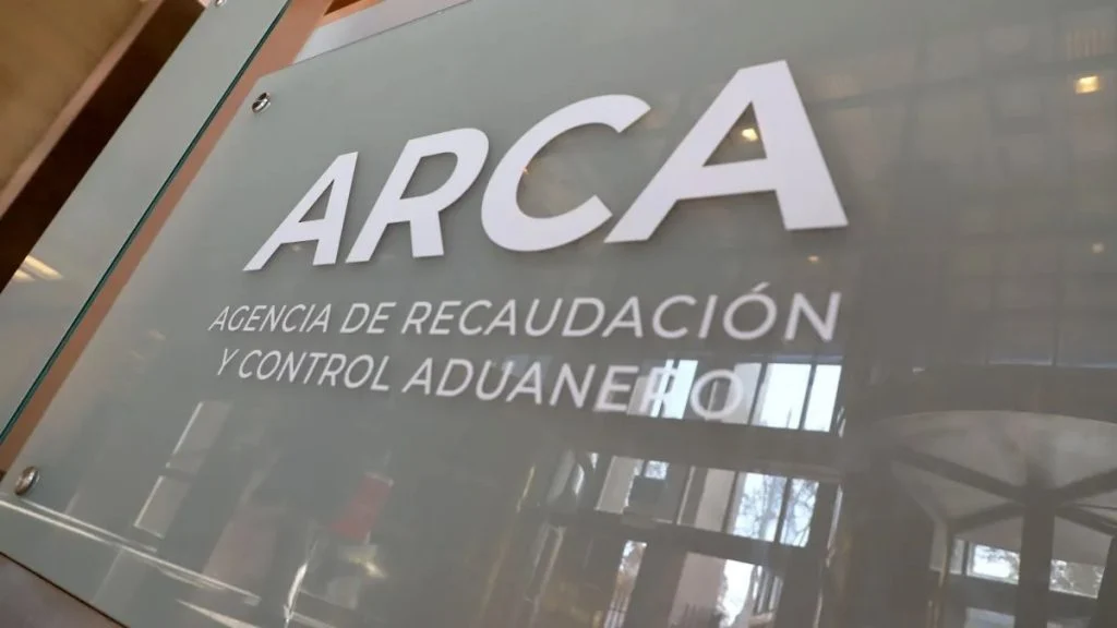 El nuevo proyecto de Inocencia Fiscal elevaría del 15% al 30% el margen de diferencias que ARCA podrá detectar entre los ingresos y bienes declarados antes de revisar a un contribuyente.