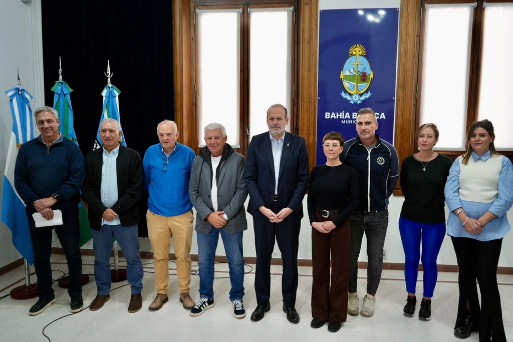 Fondo de $300 millones a Bahía Blanca: en representación de Diputados estuvieron en la conferencia de este jueves Alejandro Dichiara (presidente) y Maite Alvado.