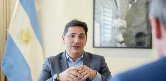 El titular del bloque de la UCR + Cambio Federal en la Cámara de Diputados, Diego Garciarena, presentó un pedido de informes por el aumento de 1.200% de las licencias profesionales.